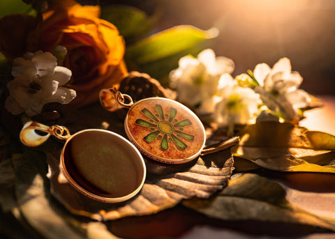 NICK KENYON’S JOURNEY TO VISIT MARKLE’S CLOISONNÉ ENAMEL WATCH DIAL WORKSHOP